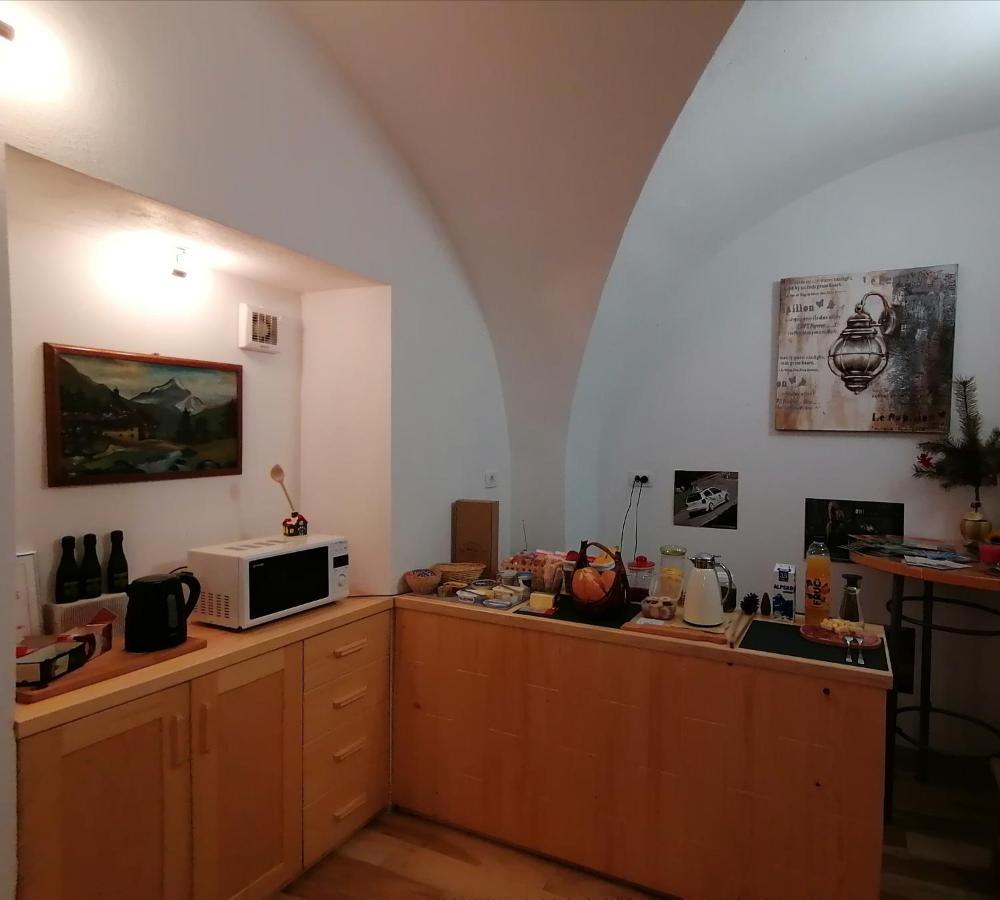 Apartma Na Starem Placu อิดริยา ภายนอก รูปภาพ