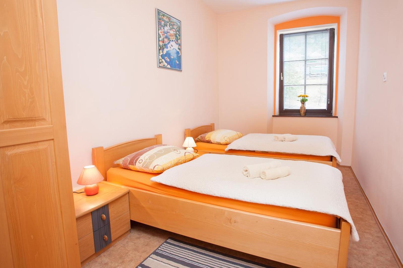 Apartma Na Starem Placu อิดริยา ภายนอก รูปภาพ
